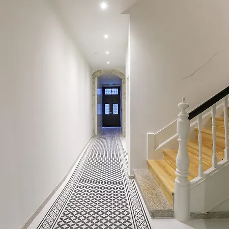 Lovelystay - Downtown With Pool, Ac And Balcony Apartament *