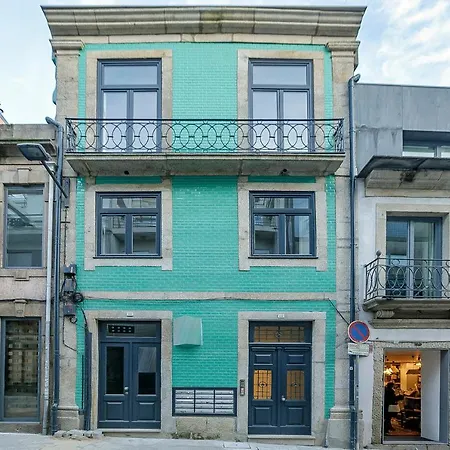 Lovelystay - Downtown With Pool, Ac And Balcony * Порту