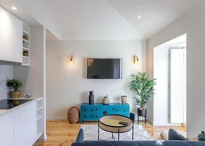 Lovelystay - Downtown With Pool, Ac And Balcony Апартаменты Порту