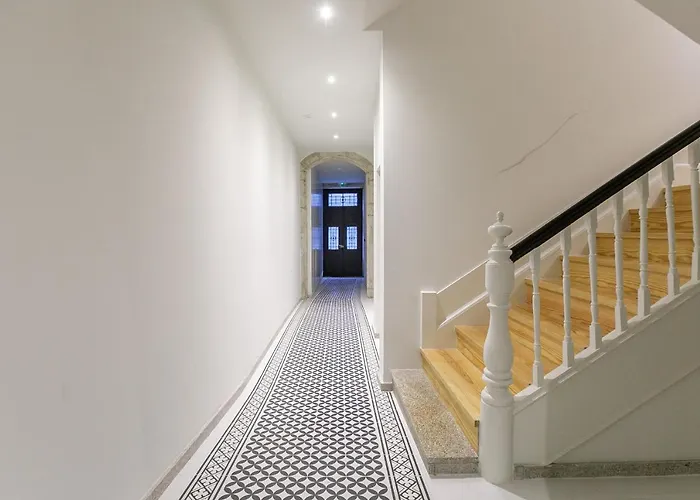 Lovelystay - Downtown With Pool, Ac And Balcony Апартаменты *