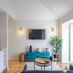 Lovelystay - Downtown With Pool, Ac And Balcony Διαμέρισμα Πόρτο