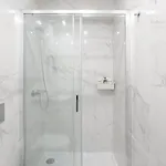 Διαμέρισμα Lovelystay - Downtown With Pool, Ac And Balcony