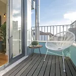 Διαμέρισμα Lovelystay - Downtown With Pool, Ac And Balcony Πόρτο