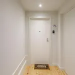 Διαμέρισμα Lovelystay - Downtown With Pool, Ac And Balcony *