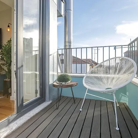 Apartment Lovelystay - Downtown With Pool, Ac And Balcony Porto
