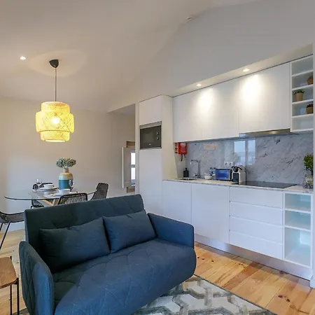 Lovelystay - Downtown With Pool, Ac And Balcony Appartamento Oporto