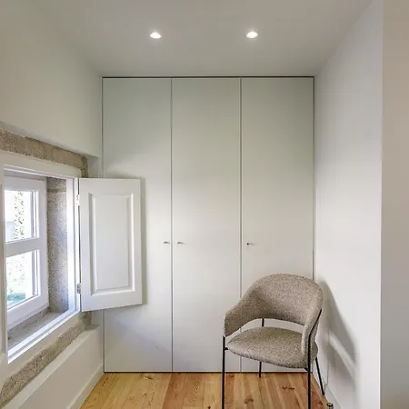 Apartment Lovelystay - Downtown With Pool, Ac And Balcony Porto