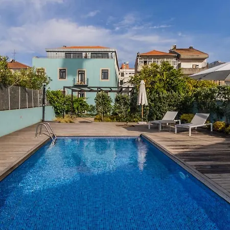 Apartment Lovelystay - Downtown With Pool, Ac And Balcony *