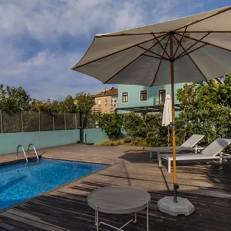 Apartment Lovelystay - Downtown With Pool, Ac And Balcony *