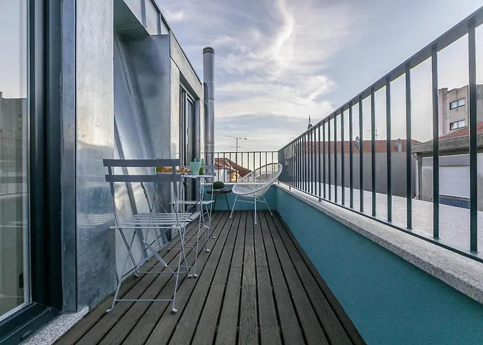 Lovelystay - Downtown With Pool, Ac And Balcony Πόρτο