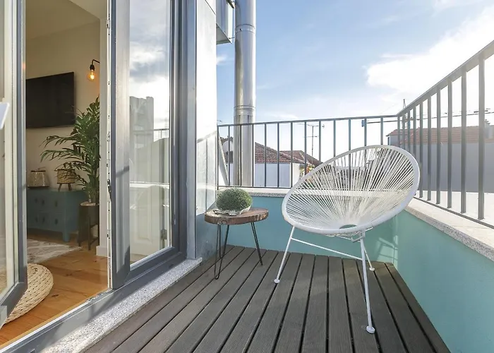Διαμέρισμα Lovelystay - Downtown With Pool, Ac And Balcony Πόρτο