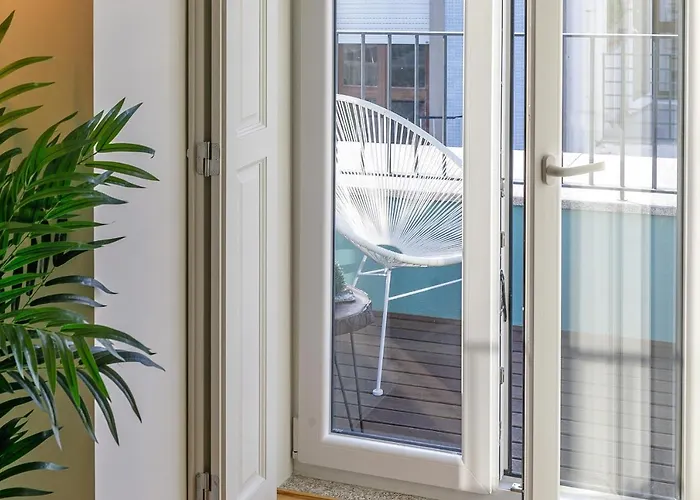 Lovelystay - Downtown With Pool, Ac And Balcony * Πόρτο