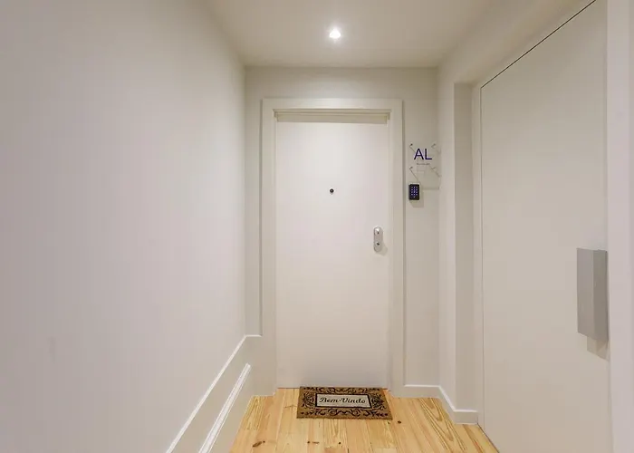 Διαμέρισμα Lovelystay - Downtown With Pool, Ac And Balcony *