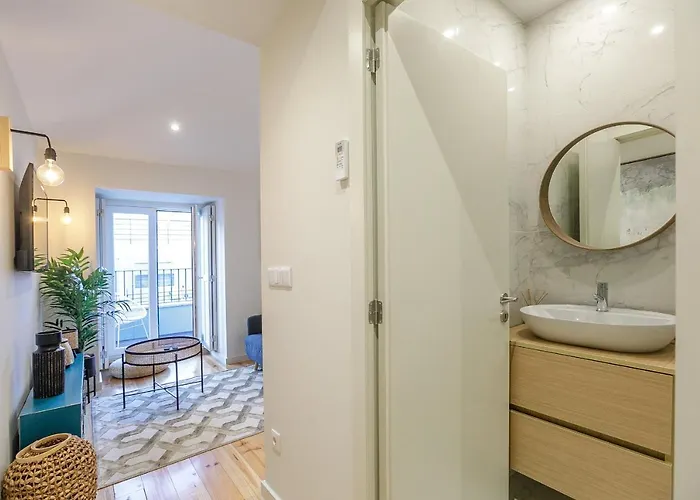 Lovelystay - Downtown With Pool, Ac And Balcony Διαμέρισμα Πόρτο