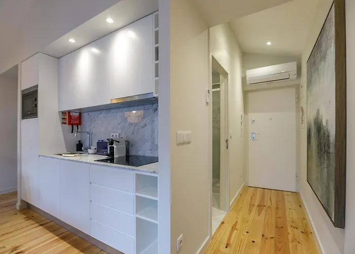 Lovelystay - Downtown With Pool, Ac And Balcony Διαμέρισμα Πόρτο