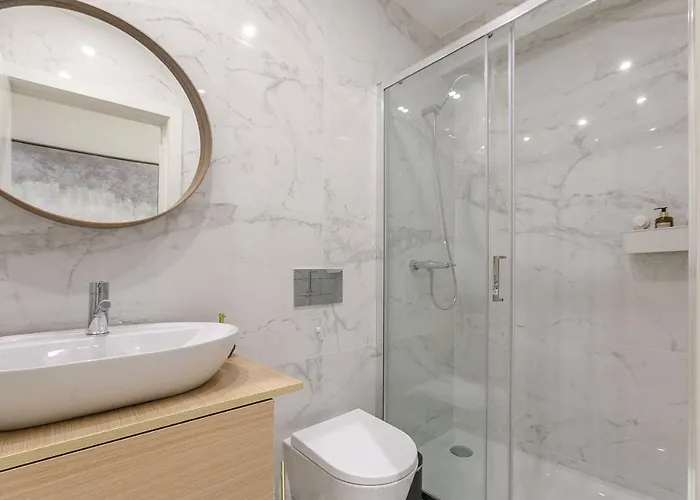 Διαμέρισμα Lovelystay - Downtown With Pool, Ac And Balcony Πόρτο