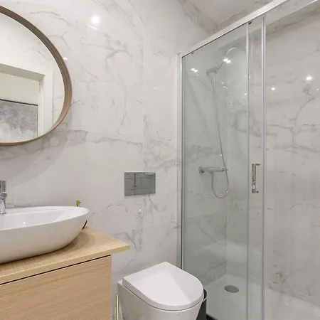 Apartamento Lovelystay - Downtown With Pool, Ac And Balcony Oporto