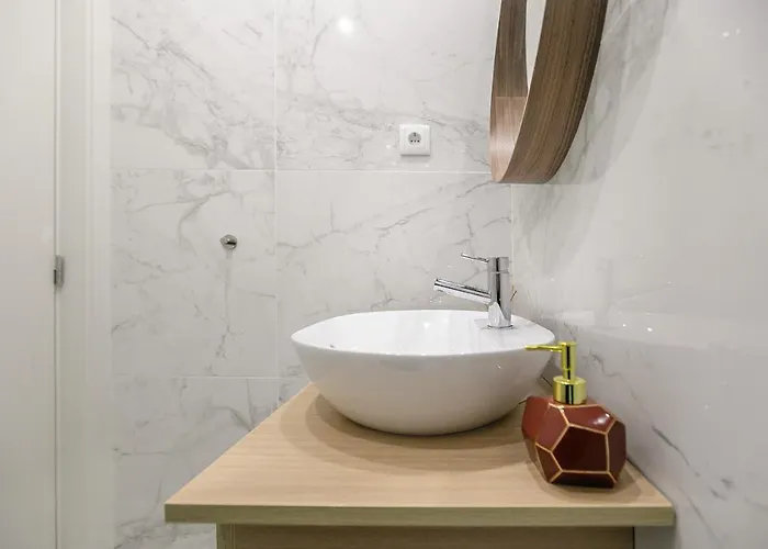 公寓 Lovelystay - Downtown With Pool, Ac And Balcony 波尔图